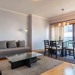 Appartement à 2 Chambres à Coucher