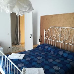 Chambre à 2 Chambres à Coucher