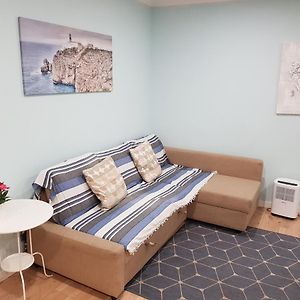 Martim Moniz Charming By Lisbon Village Apartments