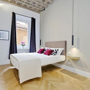 EVE Guest House at Trevi Fountain