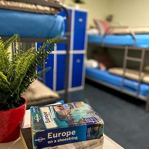 Dormitory Room Mixed