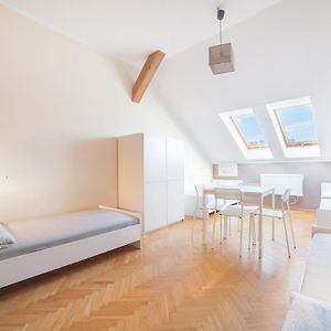 Dormitory Room Mixed