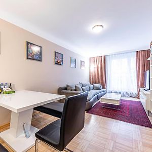 Appartement à 2 Chambres à Coucher