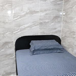 Chambre Budgétée Lit King-Size