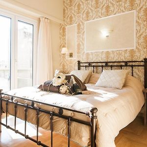 A Modern Antique Central 3 Bedroom Apartment near to Acropolis