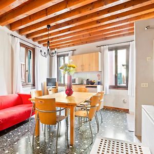 Appartement à 3 Chambres à Coucher