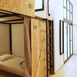Dormitory Room Mixed