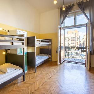 Dormitory Room Mixed