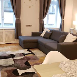 Appartement à 2 Chambres à Coucher