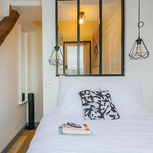 Studio Lit King-Size
