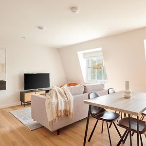 Appartement à 2 Chambres à Coucher