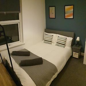 4 Bedrooms, Sleeps 10, Near Lfc & Efc