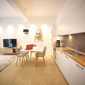 Appartement à 2 Chambres à Coucher