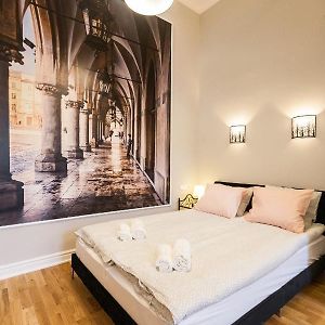 Vintage Podzamcze Apartment