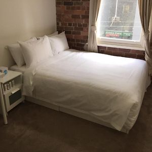 Studio Lit King-Size