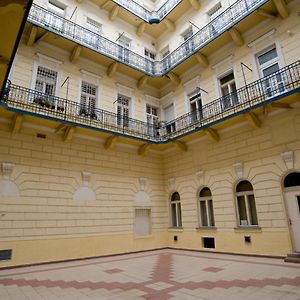 Appartement Supérieur à 3 Chambres à Coucher