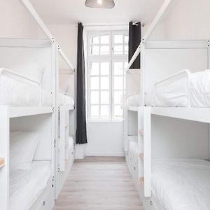Dormitory Room Mixed