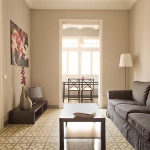 Appartement à 4 Chambres à Coucher