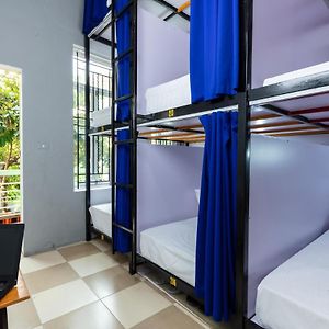Dormitory Room Mixed