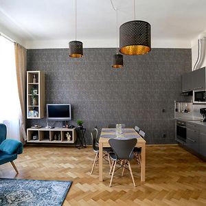 Appartement à 3 Chambres à Coucher