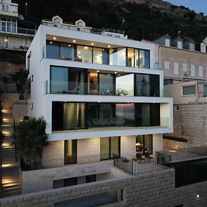 Appartement Privé à 3 Chambres à Coucher