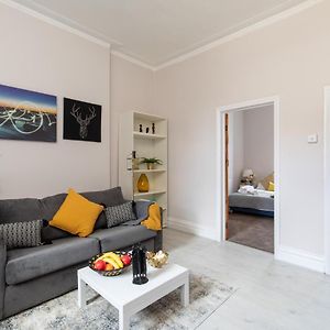 Appartement à 2 Chambres à Coucher