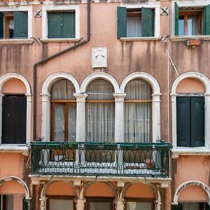 San Polo Canal View Apartments By Wonderful Italy