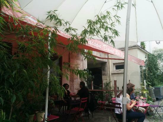La Petite Maison Dans La Cour