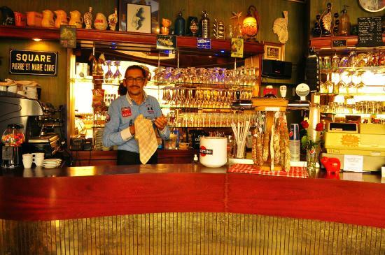 Cafe De L'Hotel De Ville