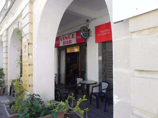 Vince Bar
