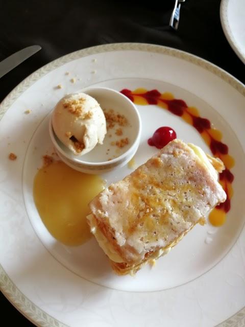 Le Parvis Saint Hilaire