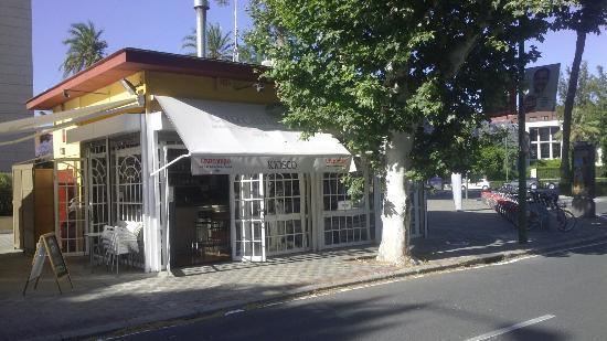 Kiosko Oliva La Botella