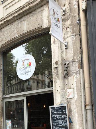 La Tête dans le Local