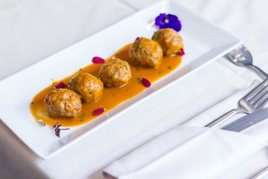 BdGust Restaurant & Cocktail