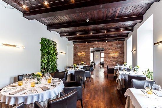 Albertina Restaurant & Wine