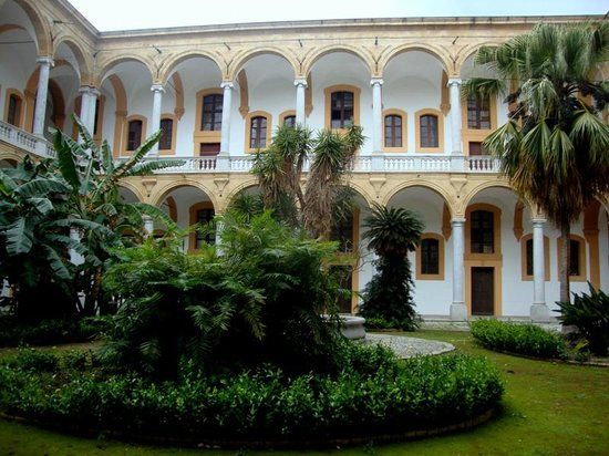 Bâtiment historique Albergo dei Poveri