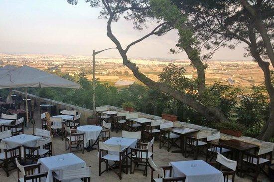 Tat-Tarag Wine Bar & Bistro