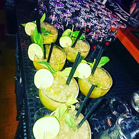 Les Gosses Du Quebec Pub