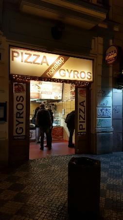 Pizza & Gyros