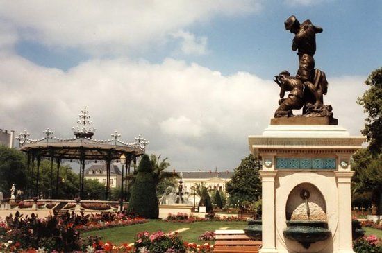 Les Joyeux Bains de Mer