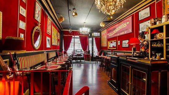 Le Petrouchka Cabaret