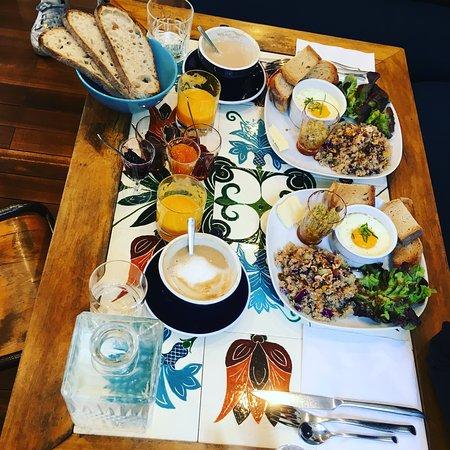 Le Cafe des Pangolins