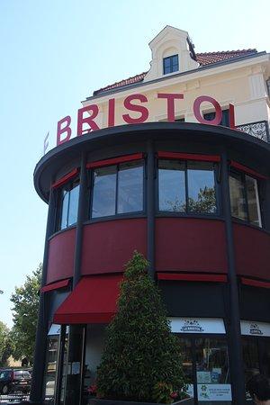 Le Bristol