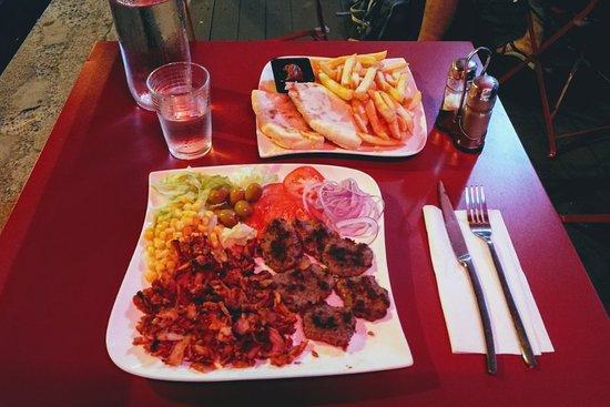 Delis
