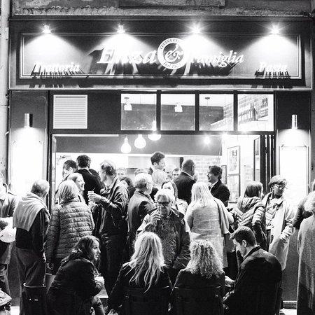 Enza & Famiglia Trattoria Babylone