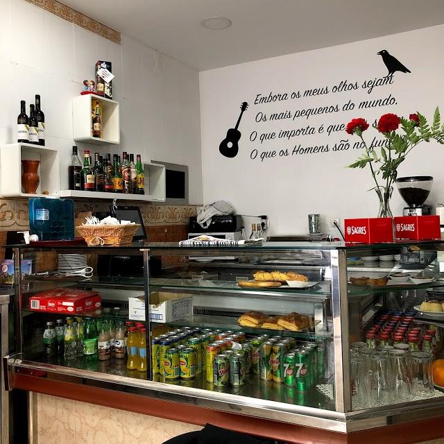 Snack Bar A small bowl