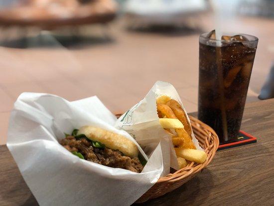 Mos Burger Central World