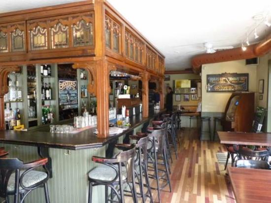 Sandy Hill Lounge & Grill