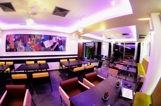 Tortuga Modern Tavern