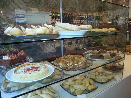 La Pebeta Cafe Restaurant